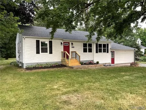 6821 Cedar St, Newstead, NY 14001