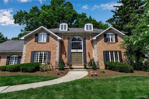 98 Forestview Dr, Amherst, NY 14221