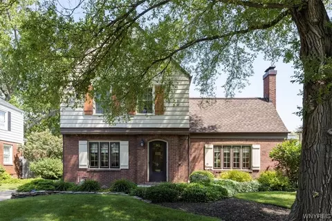 80 Deerhurst Park Blvd, Buffalo, NY 14217
