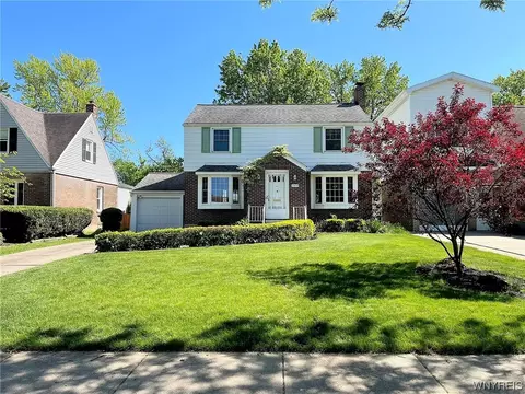 283 Paramount Pkwy, Buffalo, NY 14223