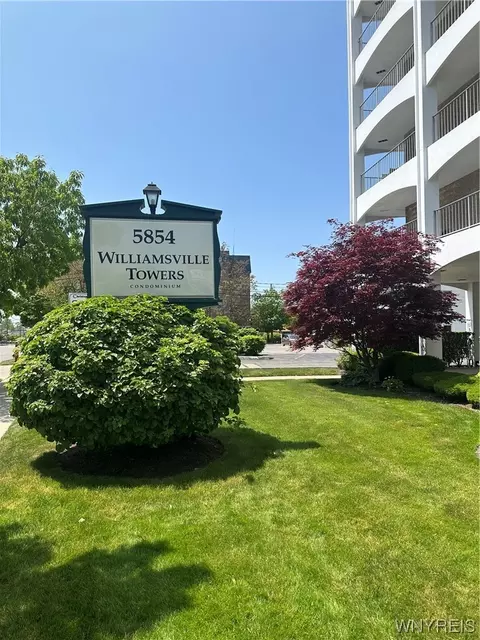 5854 Main St #301, Amherst, NY 14221