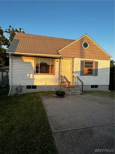 3289 Harlem Rd, Cheektowaga, NY 14225