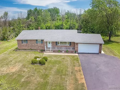 5915 Miller Rd, Niagara Falls, NY 14304