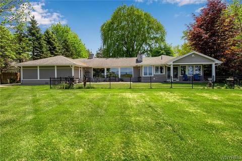4877 E Lake Rd, Burt, NY 14028