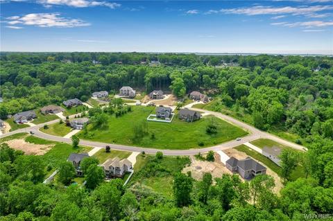 987 Little Vista Dr, Lewiston, NY 14092