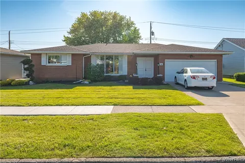 56 Fairoaks Ln, Cheektowaga, NY 14227