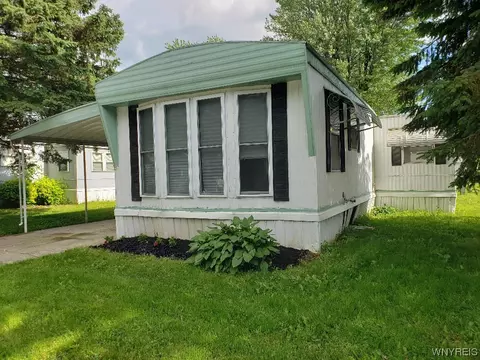 102 Quarry Hl, Newstead, NY 14001