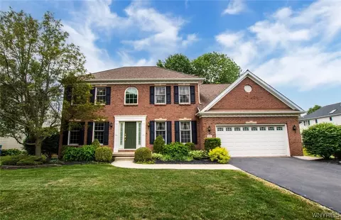 121 Forestglen Cir, Amherst, NY 14221