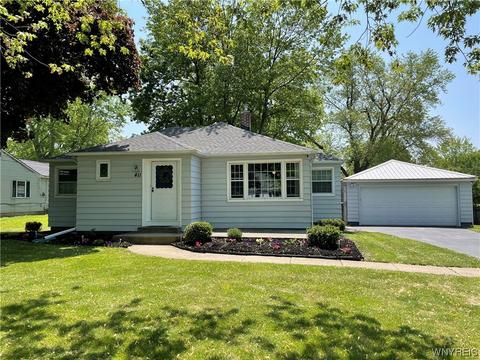 411 Reserve Rd, West Seneca, NY 14224