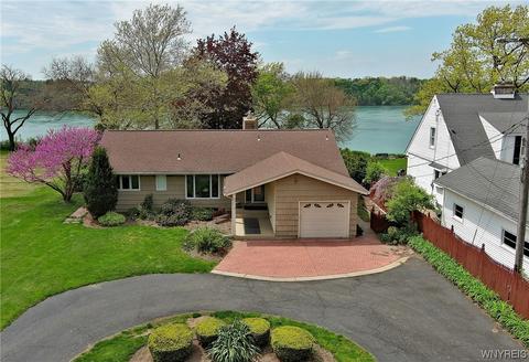 4784 Lo River Rd, Lewiston, NY 14092