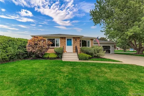 111 Carriage Park, West Seneca, NY 14224