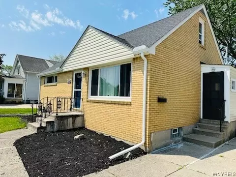 214 Sky Hi Dr, West Seneca, NY 14224