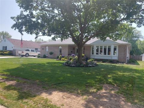 84 Morningstar Ct, Amherst, NY 14221