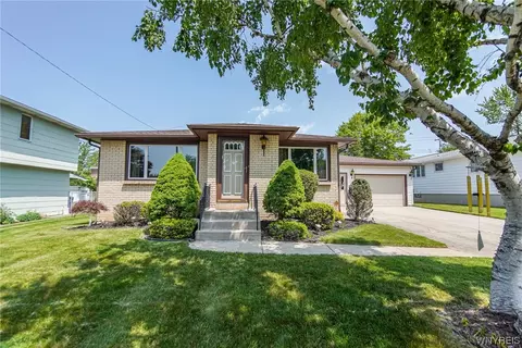 284 Carriage Park, West Seneca, NY 14224
