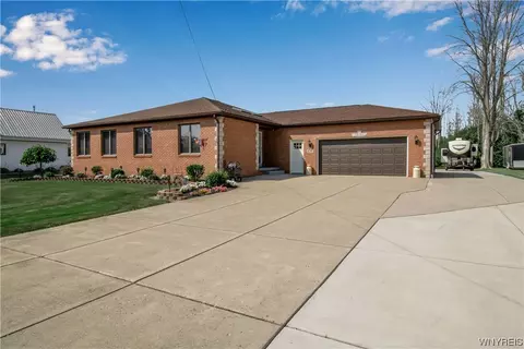 6750 Townline Rd, Wheatfield, NY 14120