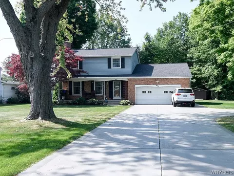 10465 Bergtold Rd, Clarence, NY 14031