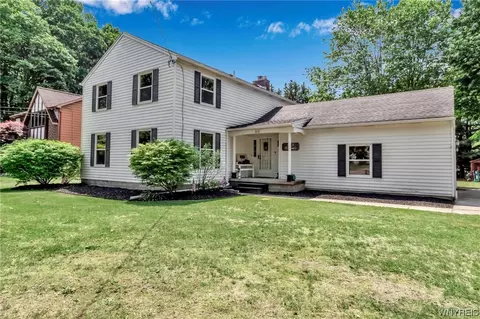 312 Town Line Rd, Lancaster, NY 14086