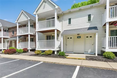 4613 Chestnut Ridge Rd #I, Amherst, NY 14228