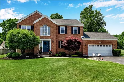 5310 Parkledge Ct, Clarence, NY 14031