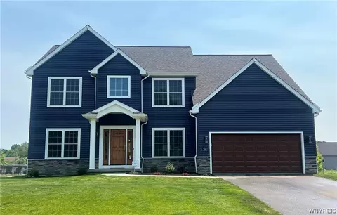 26 Tranquility Ln, Orchard Park, NY 14127