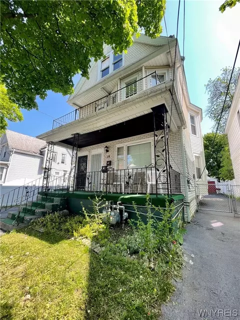 19 Boehm Pl, Buffalo, NY 14211
