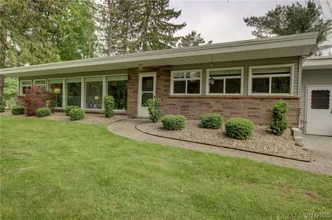 6481 Seneca St, Elma, NY 14059