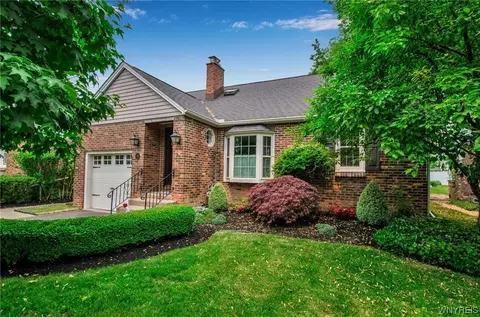 28 Manlon Ter, Cheektowaga, NY 14225