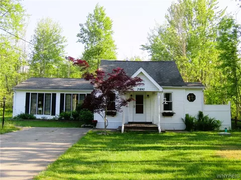 7897 Lake Shore Rd, Evans, NY 14006