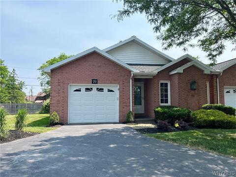 20 Woodpointe Run, Amherst, NY 14221