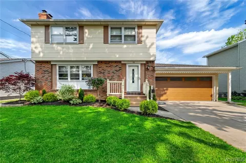 138 Albert Dr, Lancaster, NY 14086