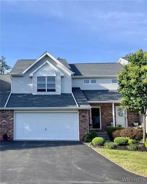 5448 Village Station Cir, Buffalo, NY 14221