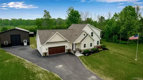 4889 S Newstead Rd, Newstead, NY 14001