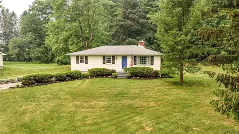 530 Ostrander Rd, East Aurora, NY 14052