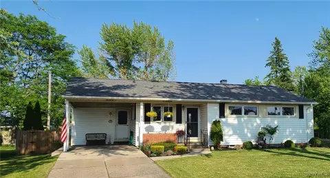 25 Fairlane Ave, Tonawanda, NY 14150