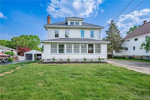 8123 West Ave, Royalton, NY 14067