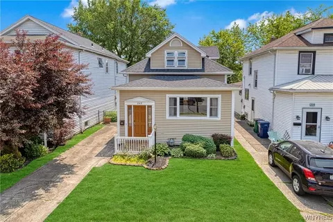 243 Sanders Rd, Buffalo, NY 14216