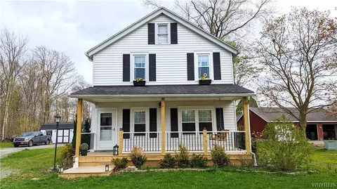 3089 Pleasant Ave, Hamburg, NY 14075