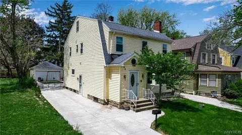 92 Capen Blvd, Amherst, NY 14226