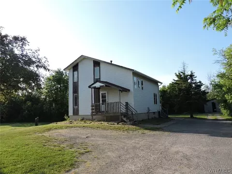 1215 Saunders Settlement Rd, Lewiston, NY 14092