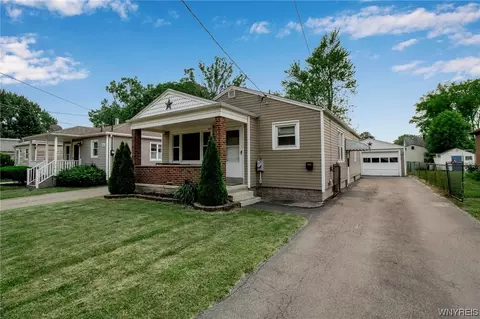 634 78th St, Niagara Falls, NY 14304