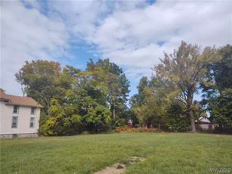 1506 Ontario Ave, Niagara Falls, NY 14305