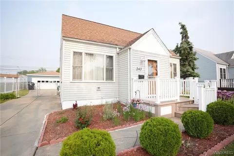 243 Pilgrim Rd, Tonawanda, NY 14150