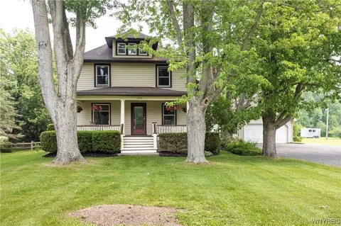 7575 Goodrich Rd, Clarence Center, NY 14032