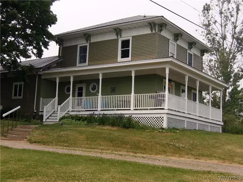 11489 North Rd, Freedom, NY 14065