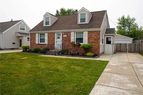 1582 Parker Blvd, Tonawanda, NY 14150