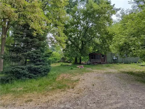 12820 Mott Rd, Hanover, NY 14081