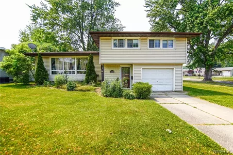 1498 Abington Pl, North Tonawanda, NY 14120