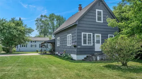 675 Mineral Springs Rd, West Seneca, NY 14224