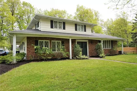 147 Willow Ridge Dr, Amherst, NY 14228