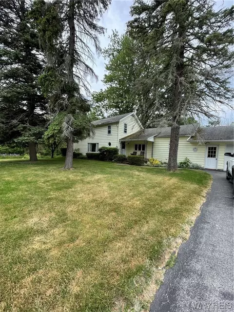 8786 Read Rd, Pembroke, NY 14036